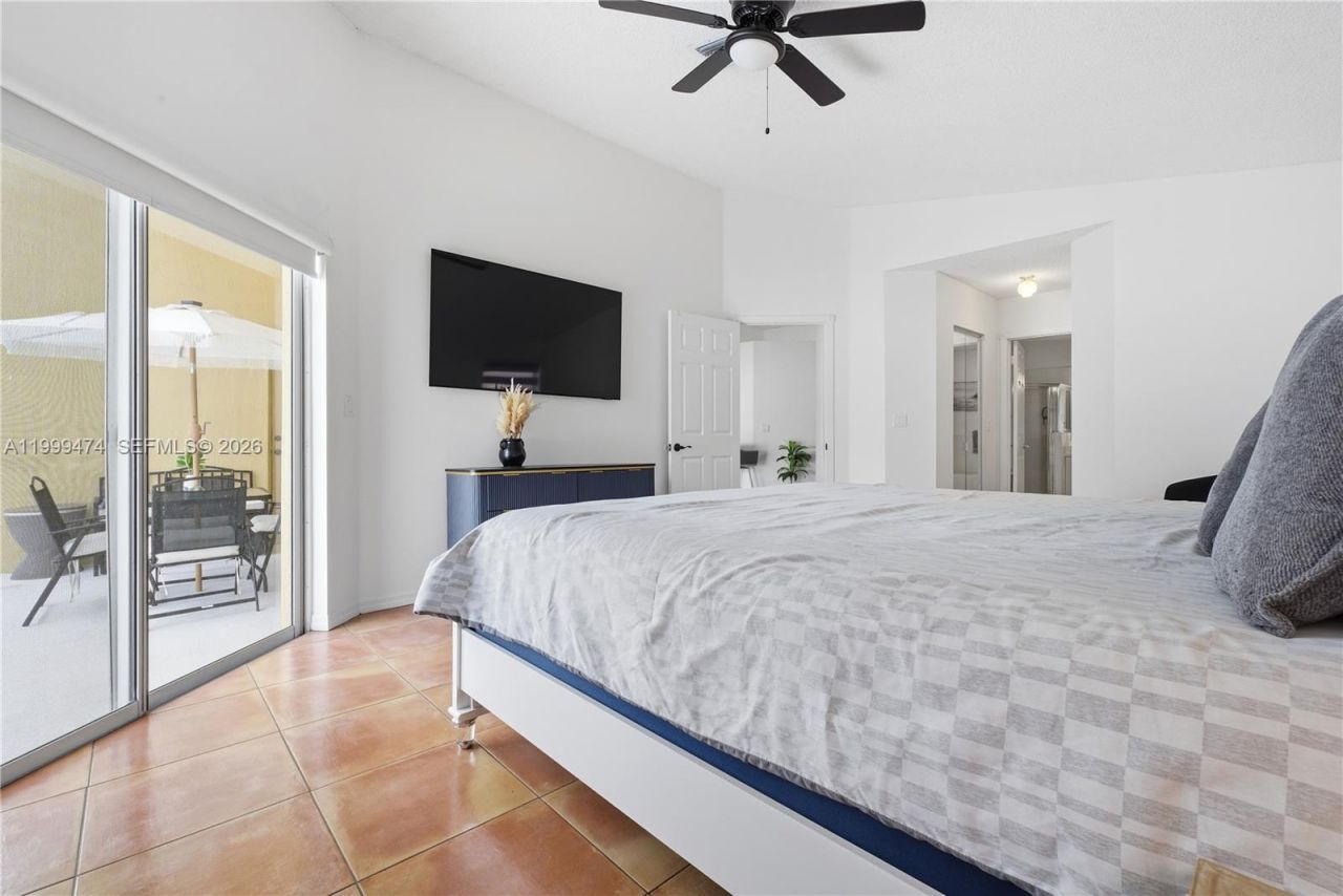 18427 NW 9th Ct, Pembroke Pines, FL 33029 Photo