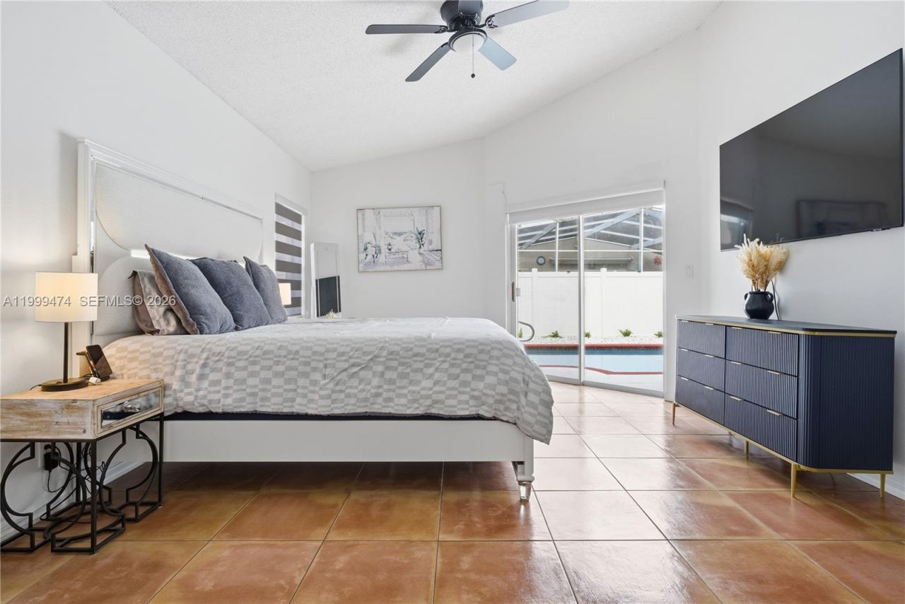 18427 NW 9th Ct, Pembroke Pines, FL 33029 Photo