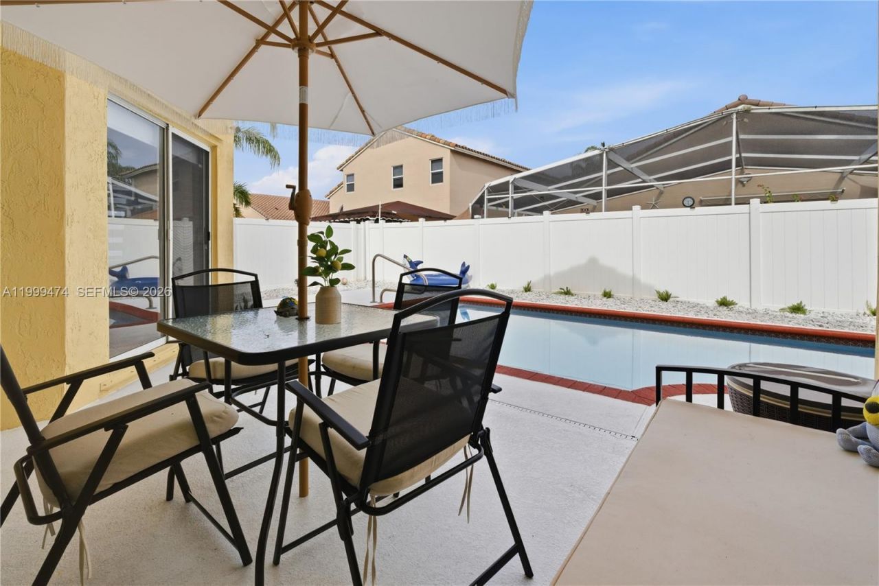 18427 NW 9th Ct, Pembroke Pines, FL 33029 Photo