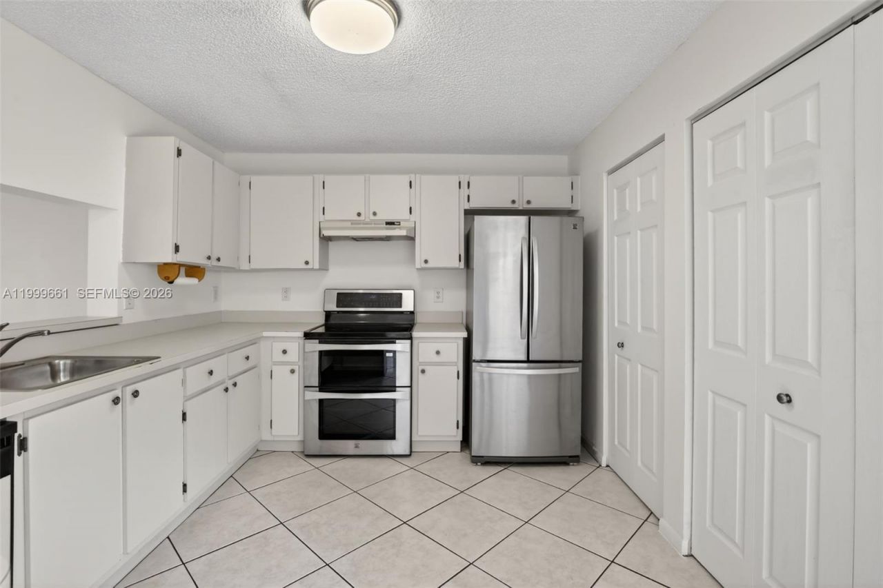 10845 NW 8th St, Pembroke Pines, FL 33026 Photo