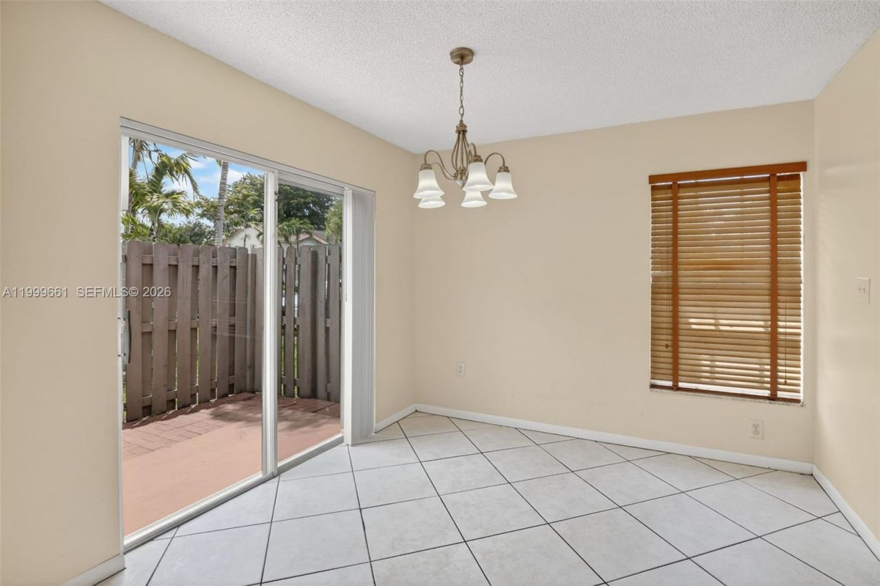 10845 NW 8th St, Pembroke Pines, FL 33026 Photo