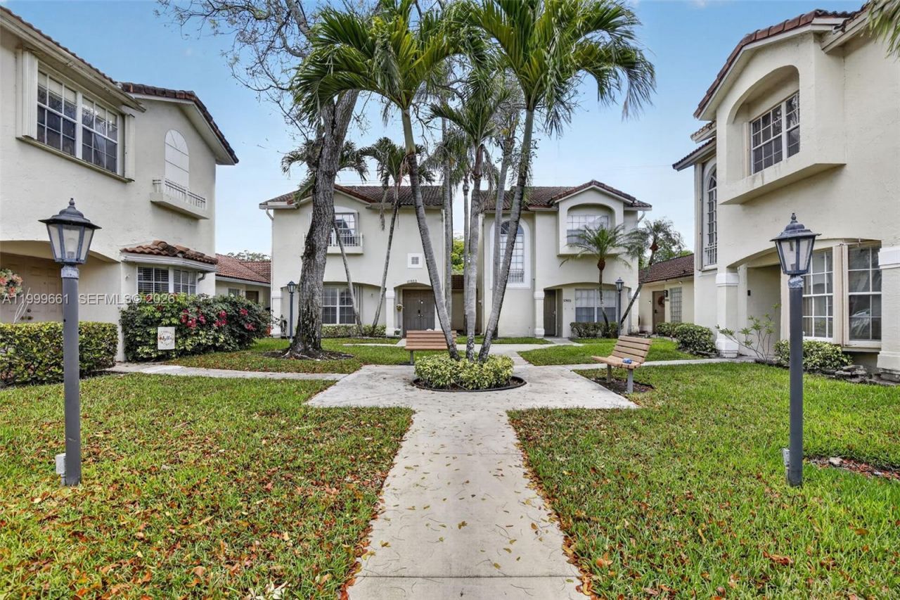 10845 NW 8th St, Pembroke Pines, FL 33026 Photo