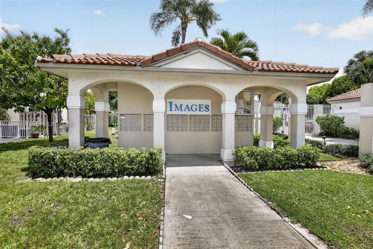 10845 NW 8th St, Pembroke Pines, FL 33026 Photo