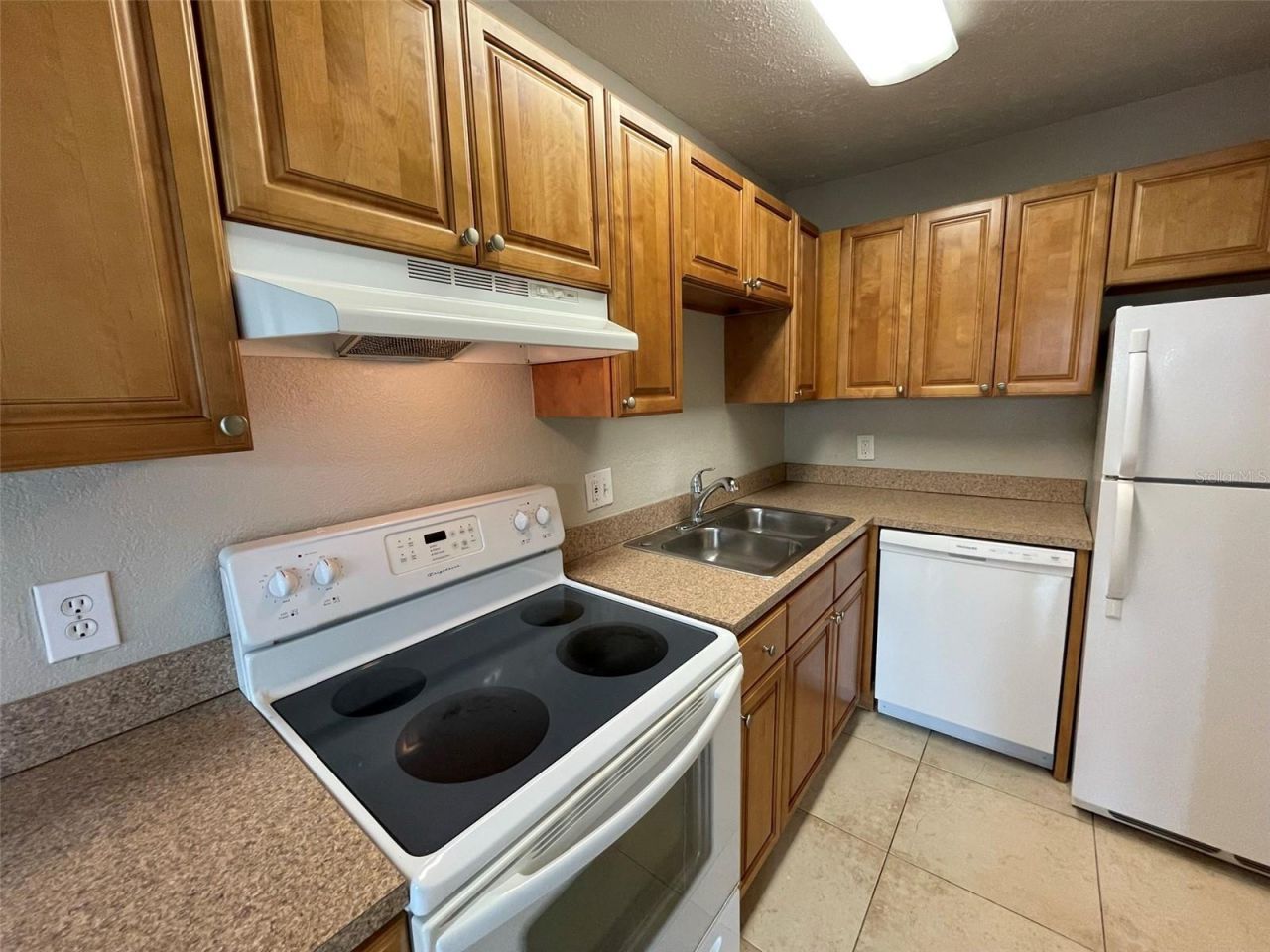 13686 Orange Sunset Dr , Unit 201, Tampa, FL 33618 Photo