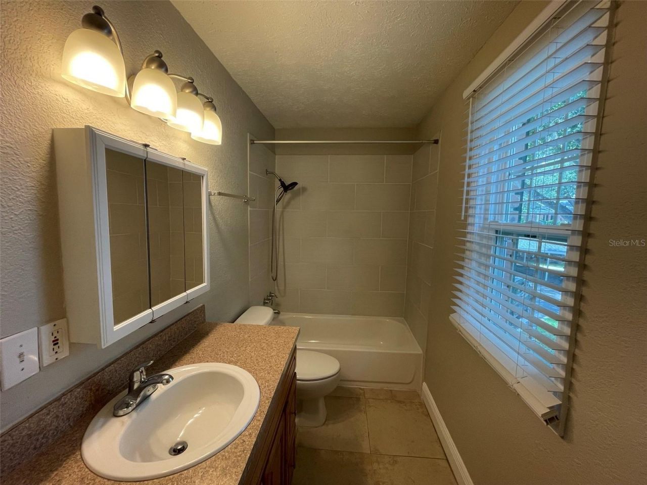 13686 Orange Sunset Dr , Unit 201, Tampa, FL 33618 Photo