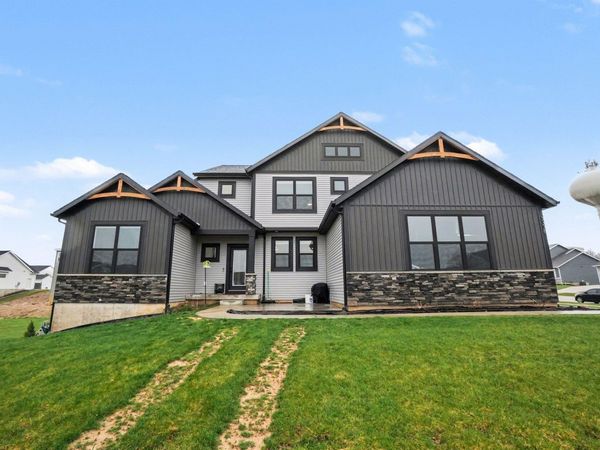 3338 Eagle Peak Drive, Jenison, MI 49428