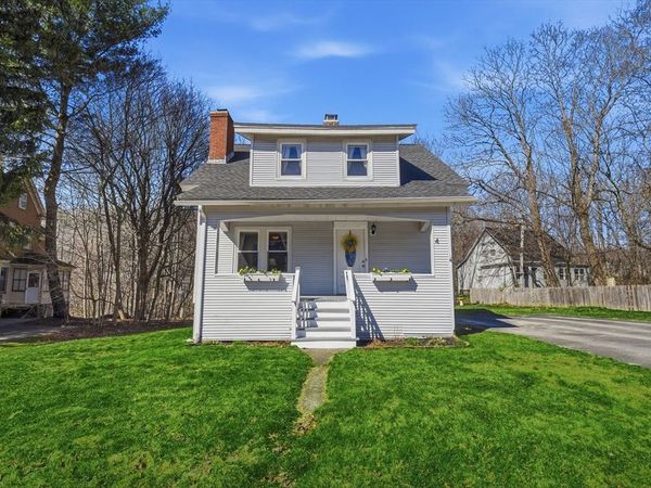 4 Brookside Ave, Worcester, MA 01602