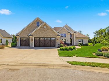 1311 Burr Oaks Court, Bowling Green, KY 42103