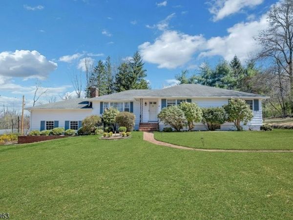 55 Carlton Rd, Long Hill, NJ 07946