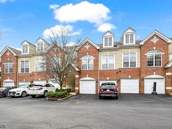 106 Rock Creek Dr, Clifton, NJ 07014