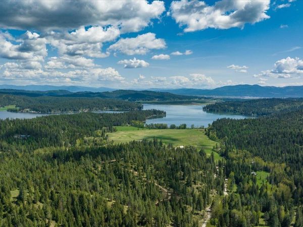 20104 E Mountain View Rd, Newman Lake, WA 99025