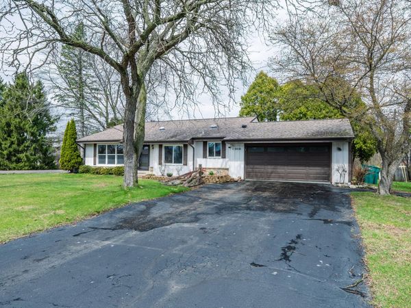 N97W15790 Burr Oak Rd, Germantown, WI 53022