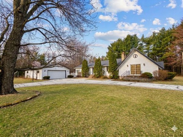 W6407 20th St, Necedah, WI 54646