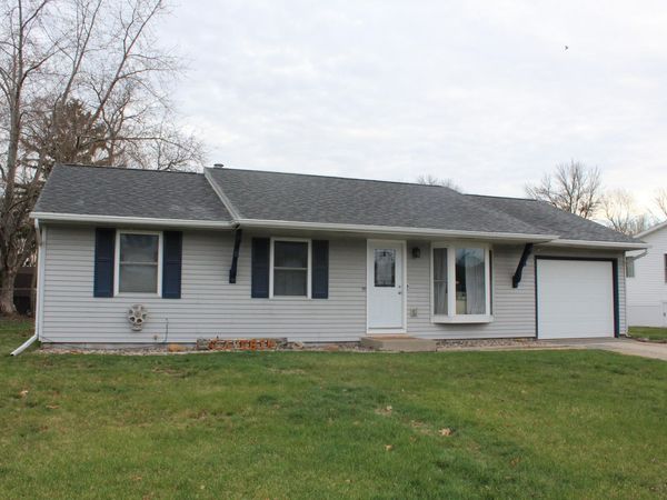 1059 La Crosse St, Onalaska, WI 54650