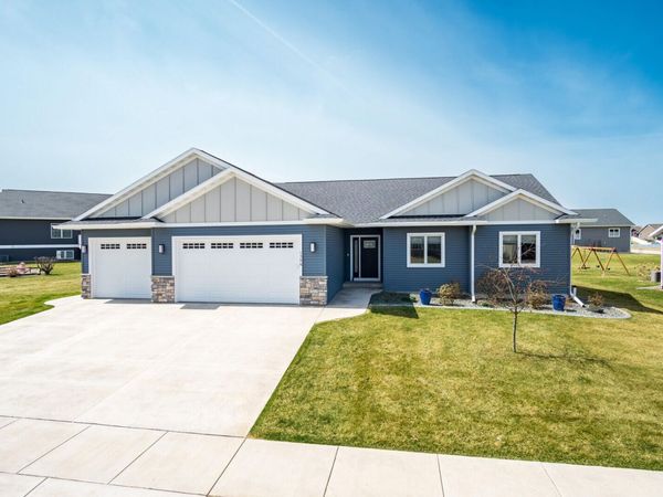 1506 Bridger Dr, Holmen, WI 54636