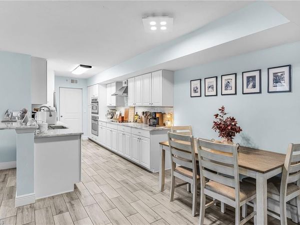 13621 Eagle Ridge DR, Unit 1517, FORT MYERS, FL 33912