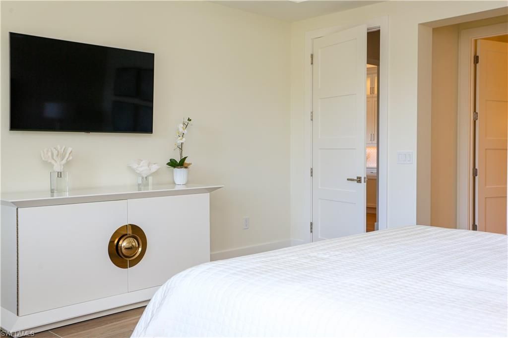 3290 Dorado Ln, Unit 1-102, Naples, FL 34114 Photo