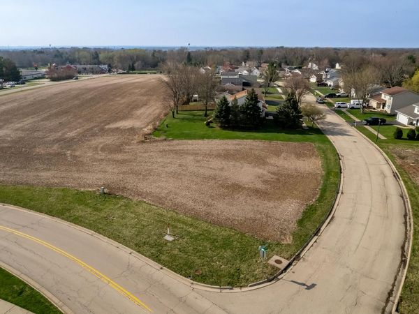 891 White Chapel Lane, ROCKFORD, IL 61108