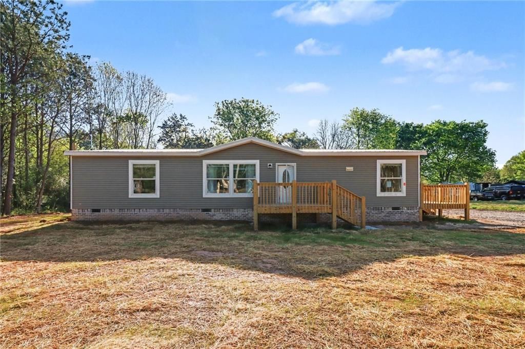 833 Berry Road, Cedartown, GA 30125 Main Photo