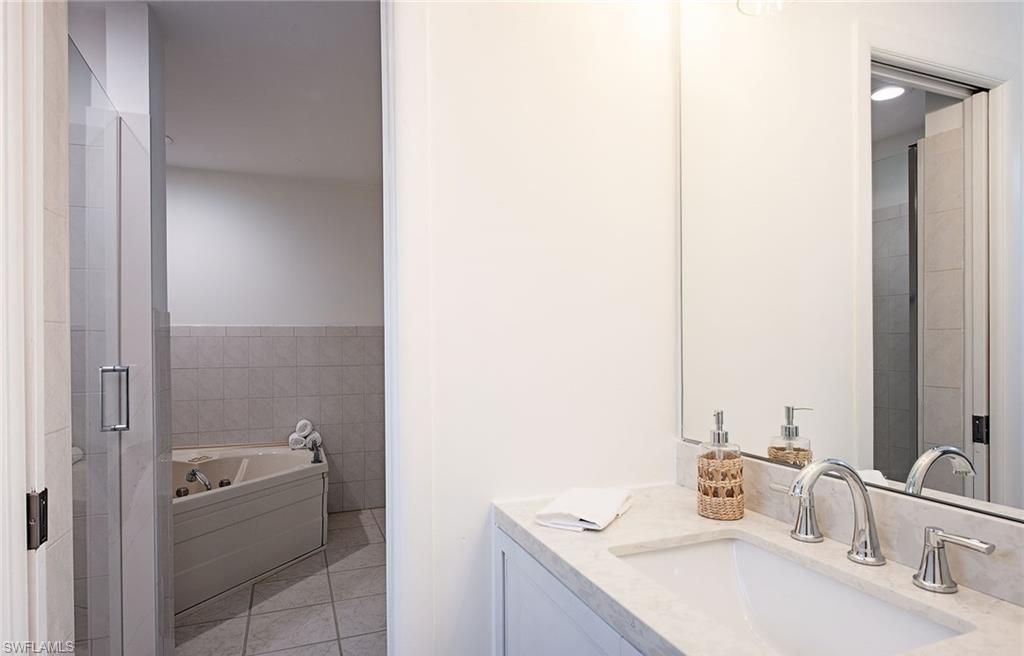 1281 Diana Ave, Naples, FL 34103 Photo