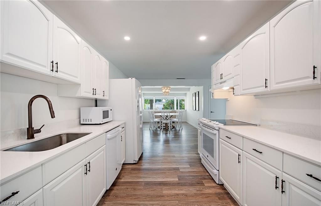 1281 Diana Ave, Naples, FL 34103 Photo