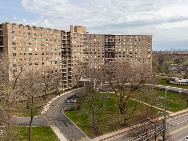 7141 N Kedzie Avenue, Unit 403, Chicago, IL 60645
