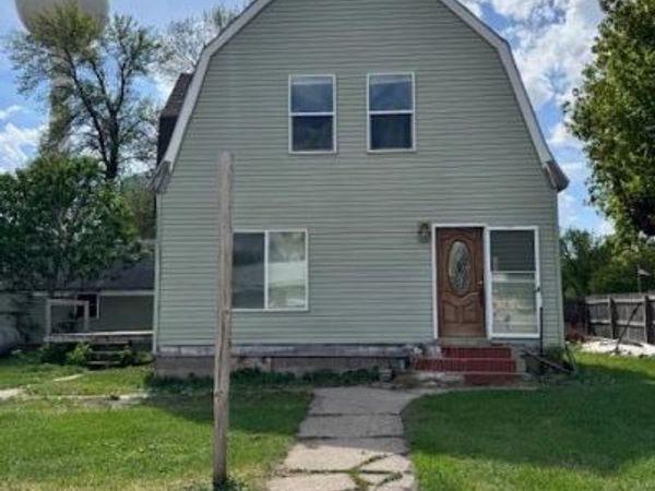 201 Central Avenue , Finley, ND 58230