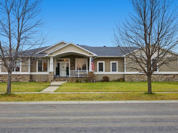 3847 43rd Avenue S, Moorhead, MN 56560