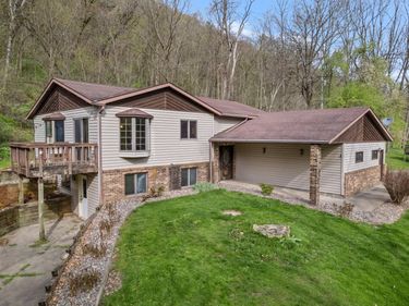 15107 County Road 25, Rollingstone, MN 55969