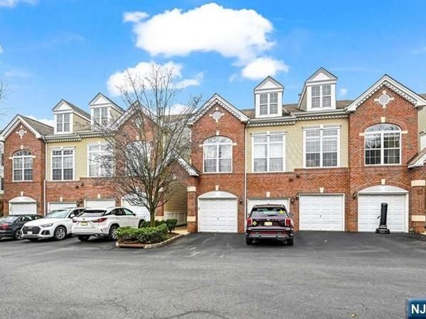 106 Rock Creek Drive T211, CLIFTON, NJ 07013