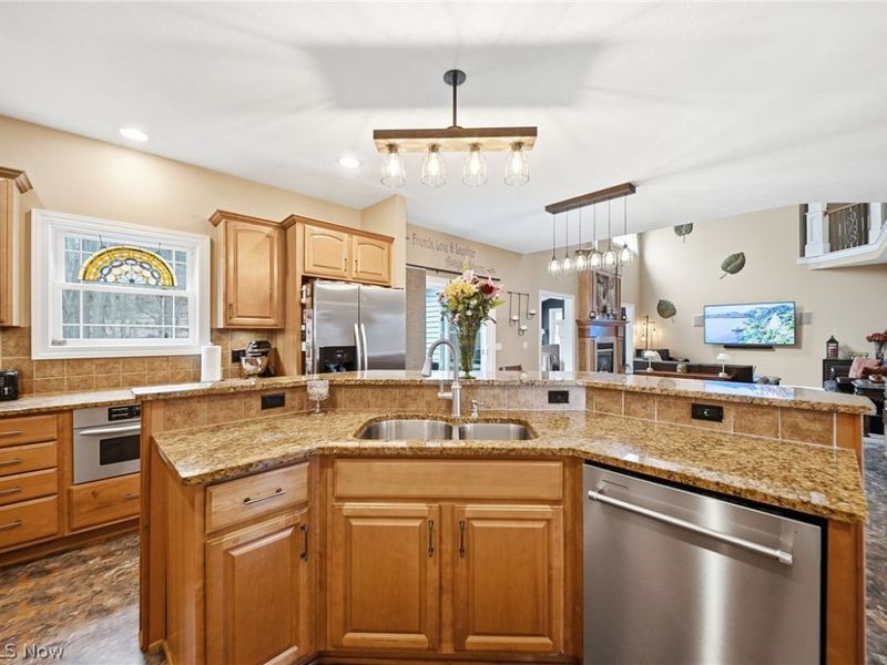 253 Anne Marie Court , Hinckley, OH 44233 Photo 10