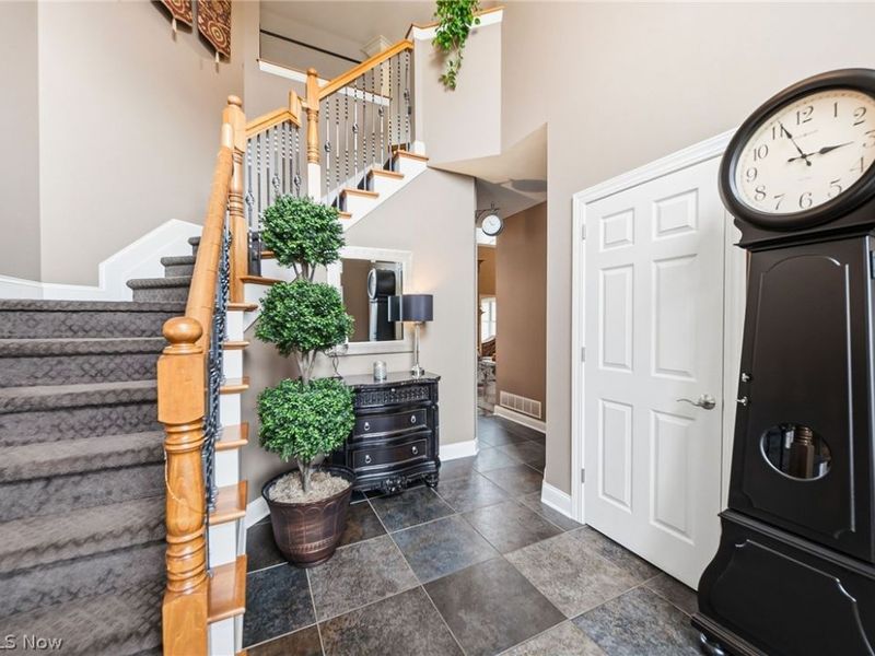 253 Anne Marie Court , Hinckley, OH 44233 Photo 6