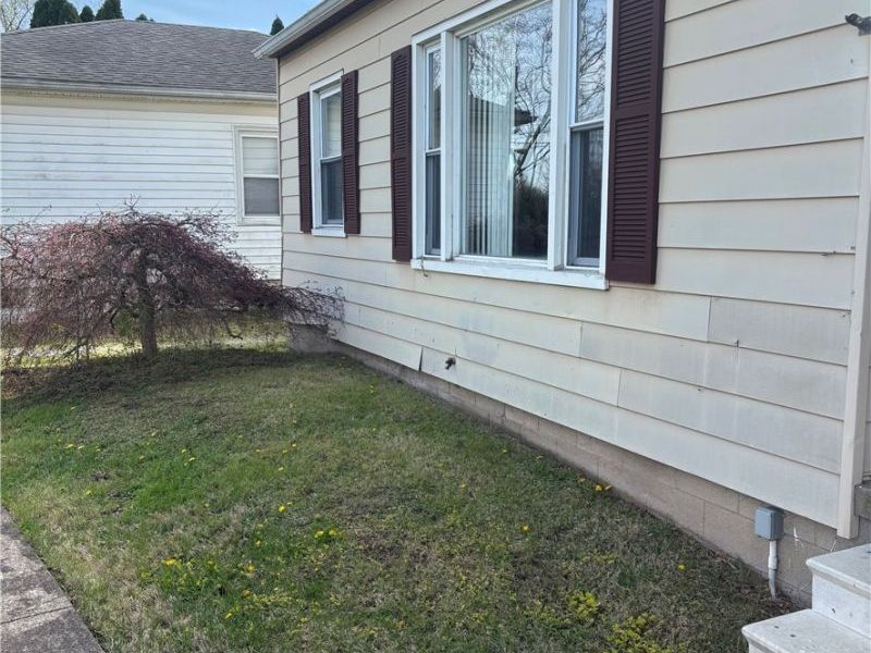 224 S Leavitt Road , Amherst, OH 44001 Photo 2