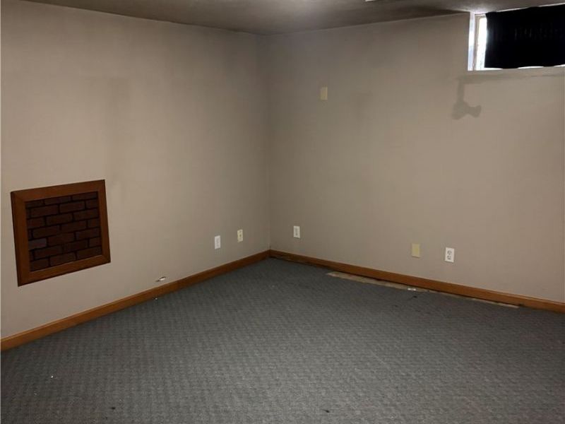 224 S Leavitt Road , Amherst, OH 44001 Photo 22