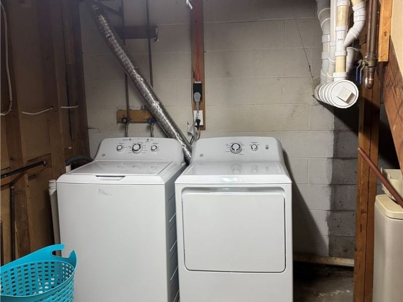 224 S Leavitt Road , Amherst, OH 44001 Photo 27