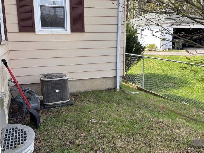 224 S Leavitt Road , Amherst, OH 44001 Photo 3