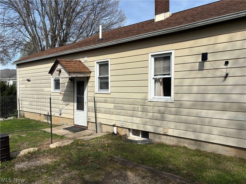 224 S Leavitt Road , Amherst, OH 44001 Photo 6