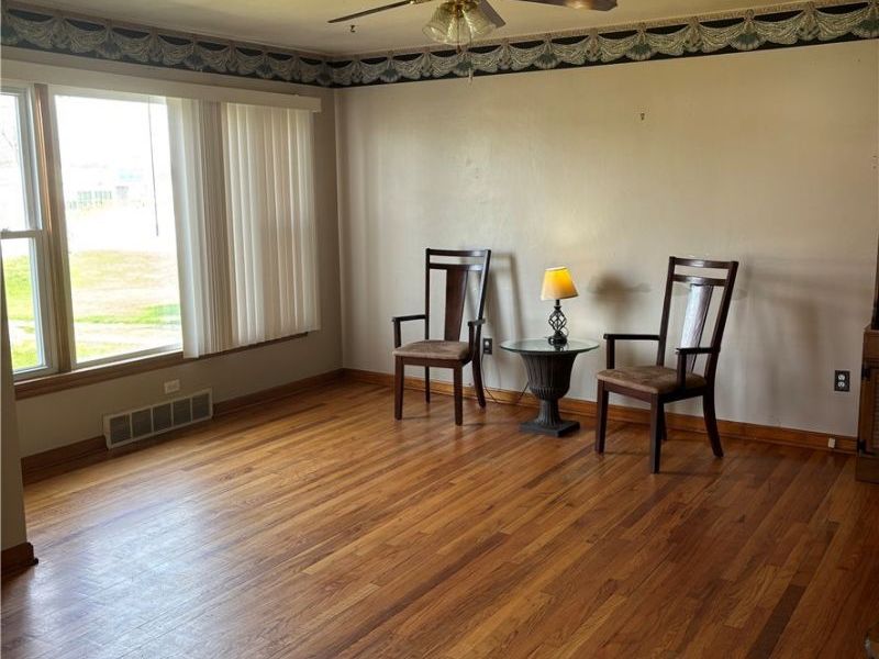 224 S Leavitt Road , Amherst, OH 44001 Photo 8