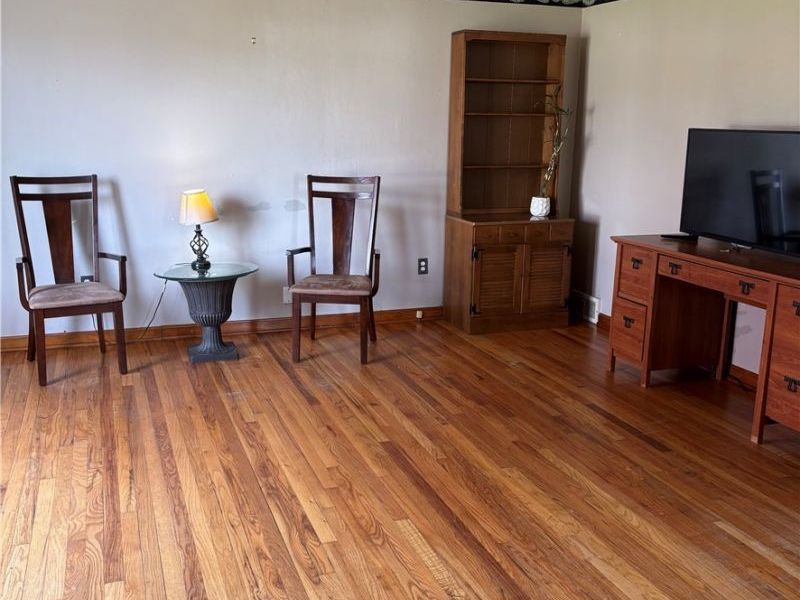 224 S Leavitt Road , Amherst, OH 44001 Photo 9