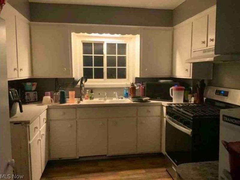 237 Wooster Street , Elyria, OH 44035 Photo 2