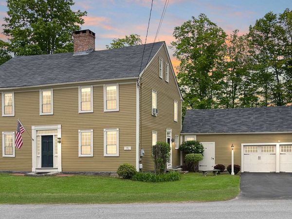 1 Mast Road, Lee, NH 03861