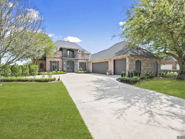 6250 Beau Douglas Ave, Gonzales, LA 70737