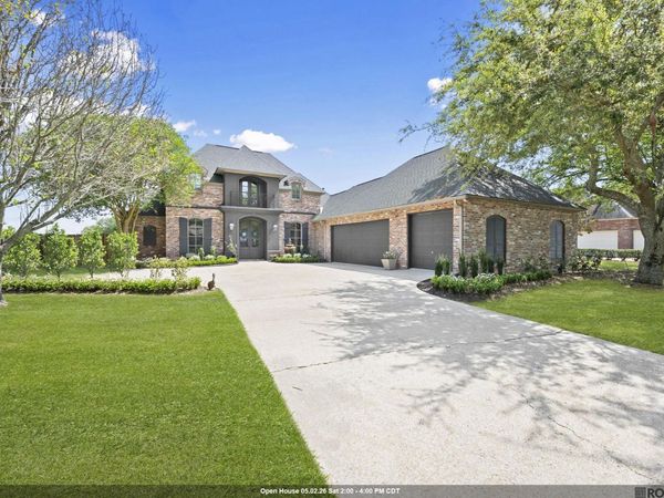 6250 Beau Douglas Ave, Gonzales, LA 70737