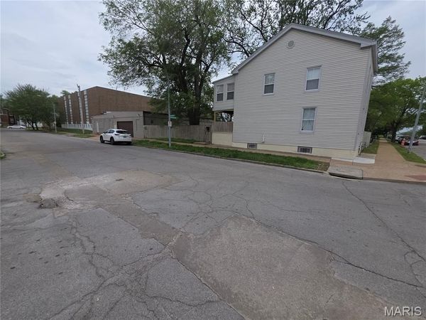 7300 Vermont Avenue , St Louis, MO 63111