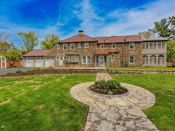 5709 Spring Lake Drive, Evansville, IN 47710