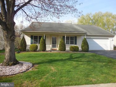 39 SPRINGHOUSE DRIVE, MYERSTOWN, PA 17067