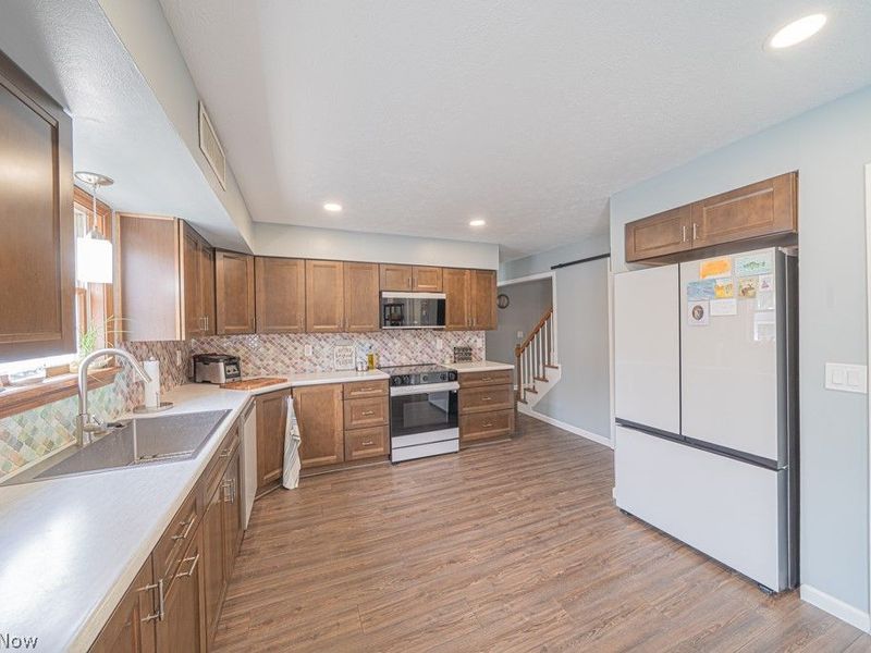 10396 Dewhurst Road , Elyria, OH 44035 Photo 7