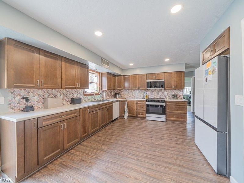 10396 Dewhurst Road , Elyria, OH 44035 Photo 8