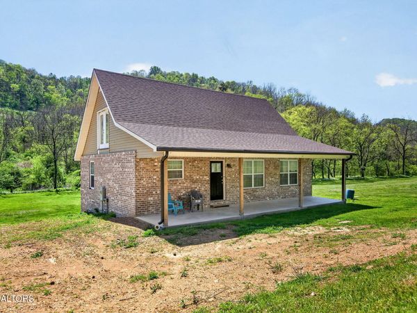 525 Riley Creek Rd, Whitleyville, TN 38588