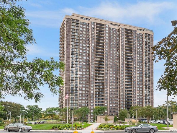 27010 Grand Central Parkway, Unit 30V, Floral Park, NY 11005